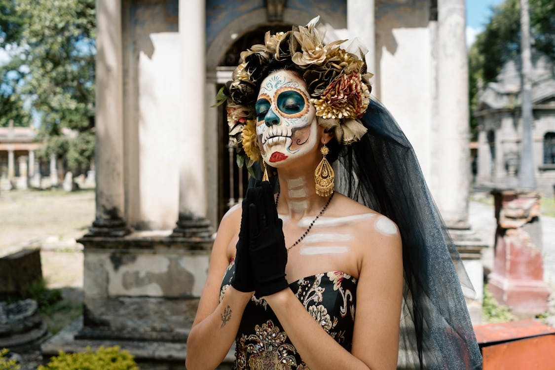 Spooky Cute Looks for Halloween Parties
